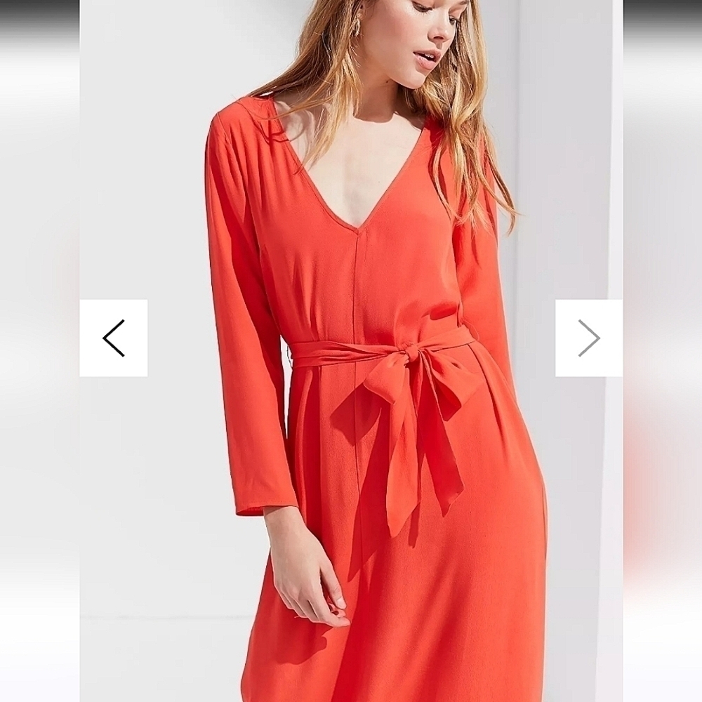 Urban Outfitters-V-Neck Long Sleeve Maxi Dress-NWT-Size Medium - Picture 3 of 16
